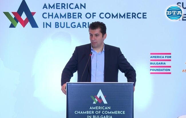 Нашата голяма задача е да продължим битката с корупцията, заяви премиерът Кирил Петков