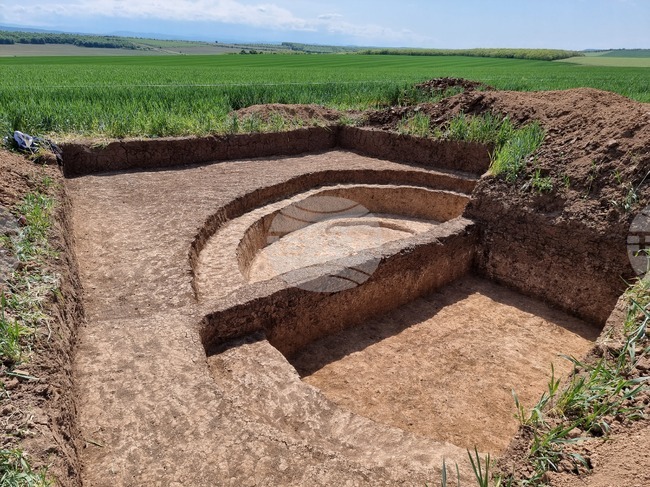 Ловеч - АМ "Хемус" - разкопки - светилище