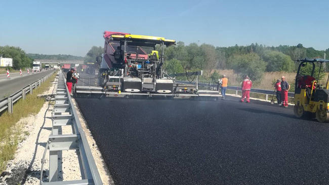 Продължава ремонтът на 6 км от АМ „Марица“ в област Хасково