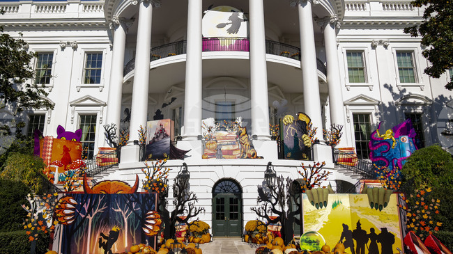 Ройтерс: Украсата на домовете във Вашингтон по случай Хелоуин демонстрира, че най-страшното нещо според демократите е Тръмп