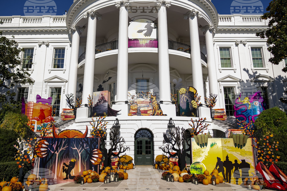 Ройтерс: Украсата на домовете във Вашингтон по случай Хелоуин демонстрира, че най-страшното нещо според демократите е Тръмп