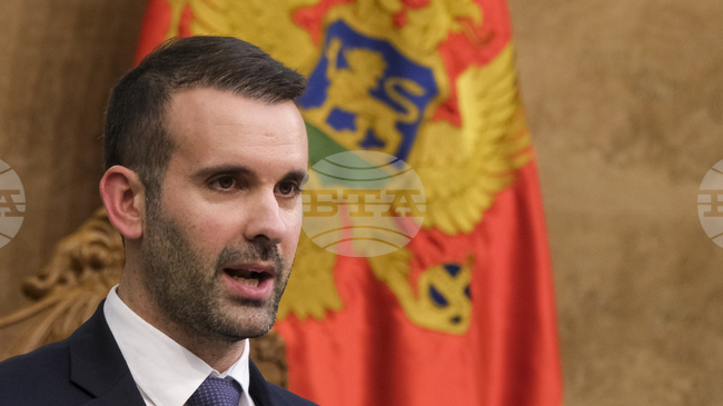 Полицейската акция в Ботун премина по мирен и цивилизован начин, държавата защити обществените интереси, каза черногорският премиер