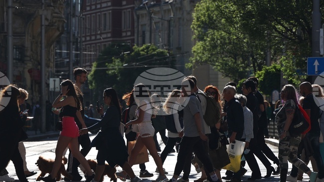 Жените все още чакат истинско равенство – 8 март в числа 