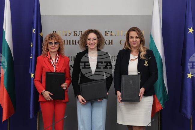 Меморандум за сътрудничество между Сдружение "Съвет на жените в бизнеса в България" и Министерство на труда и социалната политика - подписване