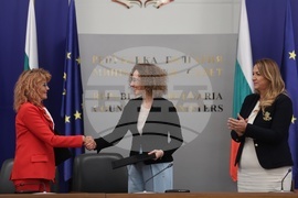 Меморандум за сътрудничество между Сдружение "Съвет на жените в бизнеса в България" и Министерство на труда и социалната политика - подписване