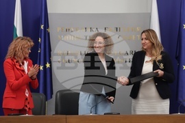 Меморандум за сътрудничество между Сдружение "Съвет на жените в бизнеса в България" и Министерство на труда и социалната политика - подписване