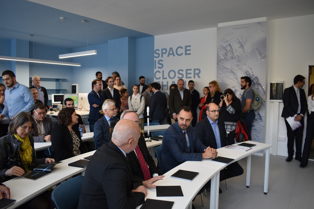 Министър Богдан Богданов: Държавата и бизнесът създават изцяло нова индустрия