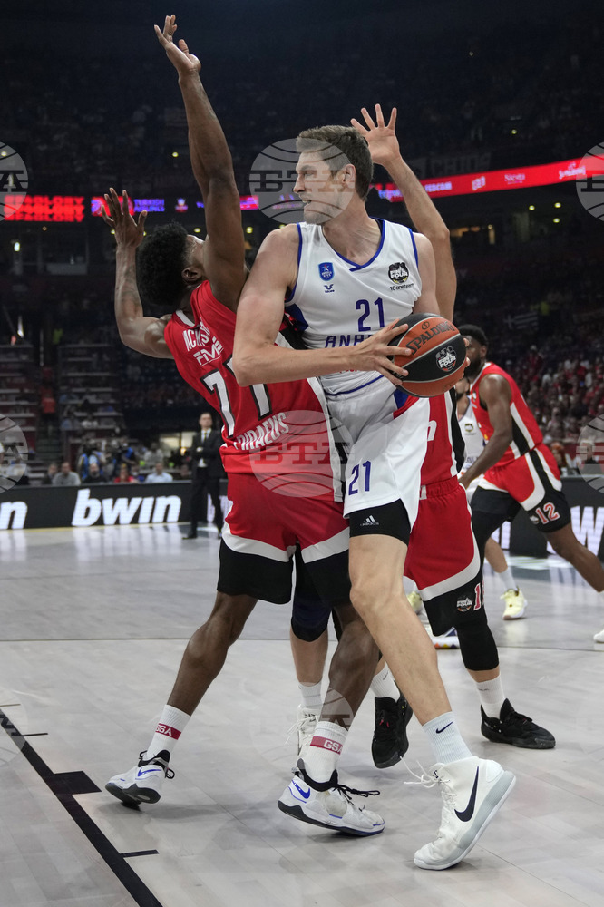 Баскетболният Панатинайкос се опитва да привлече германския център Тибор Плайс