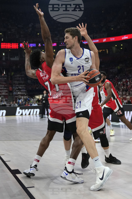 Баскетболният Панатинайкос се опитва да привлече германския център Тибор Плайс