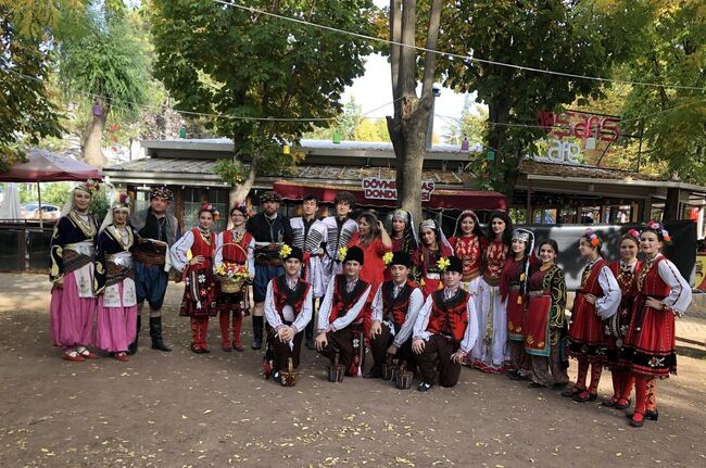 Община Разград: Деца от ТР“Елбетица“ от ДТШ“Хорце“ към Центъра за работа с деца участваха в концерти в Ескишехир, посветени на националния празник на Турция 