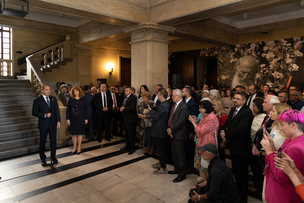 Президентът: Изящните творби на Майстора продължават да провокират да се обърнем към нашите корени и човешка същност