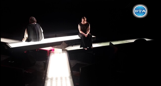 „Антихрист. Глави VIII, X, XI“ в Народния театър 