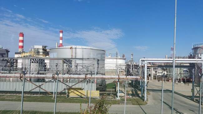 От днес в ЕС се забранява закупуване, внос или трансфер на всички нефтопродукти, произведени от руски нефт 