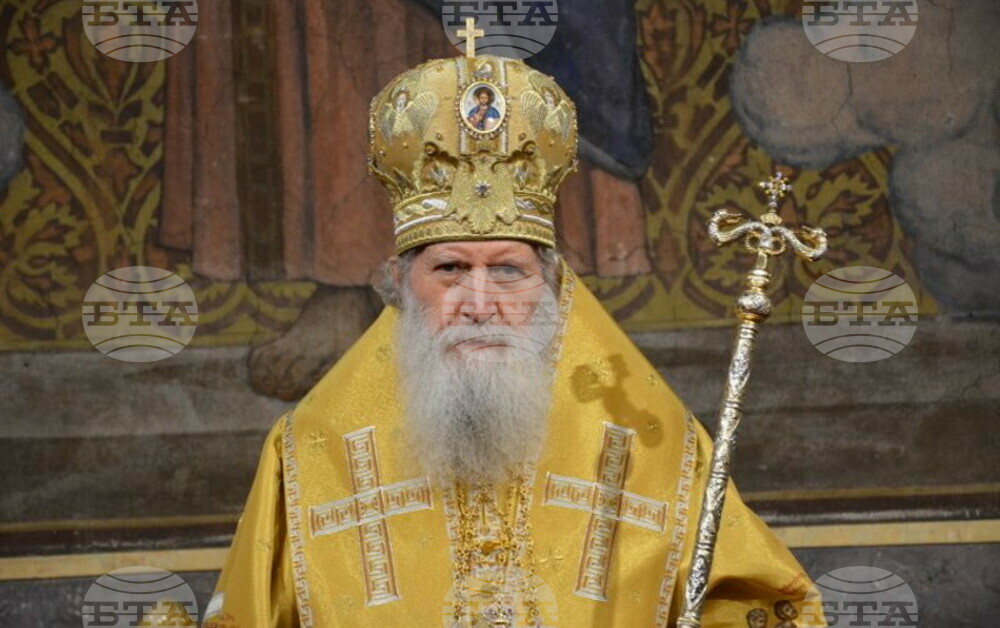 Празникът на народните будители е празненство на свободния и просветлен български дух, казва патриарх Неофит