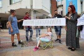 Бургас - културни дейци - протест