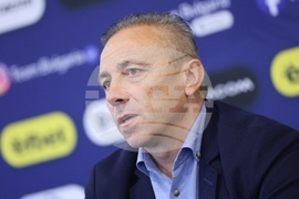 Футбол - мъжки национален отбор - треньор - представяне