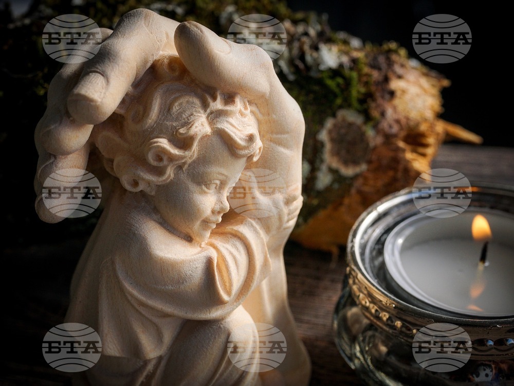 Хърватите и словенците отбелязват днес католическия празник Вси светии