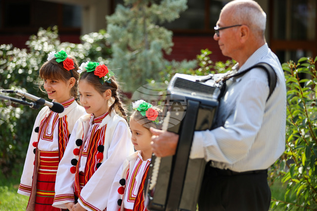 Народно читалище „Св. Климент Охридски – 1922“ в Симитли обяви нови класове по акордеон и тамбура