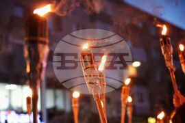 Бургас - Ден на народните будители - факелно шествие