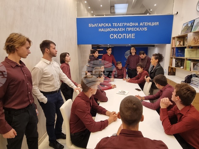 Северна Македония - Национален пресклуб на БТА-Скопие - Ден на народните будители - хоров състав към НГДЕК