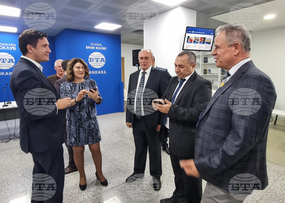 Yasar Ali Gunes, Ivan Milushev Open Exhibition at BTA Press Club in Ankara
