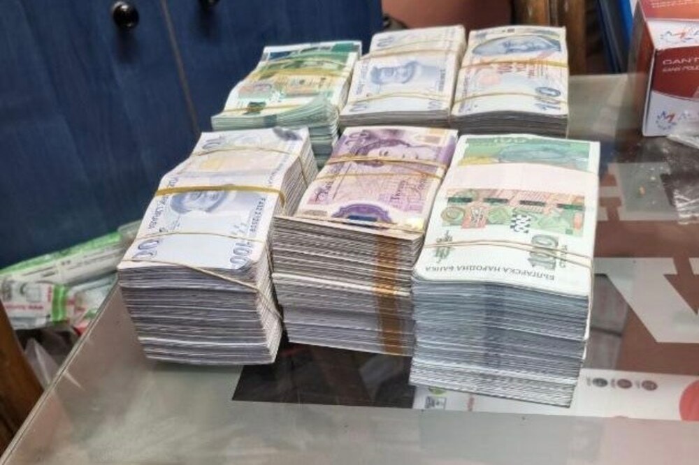 Шестима души са обвинени в пране на пари след акция на ГДБОП и ДАНС в Сливен