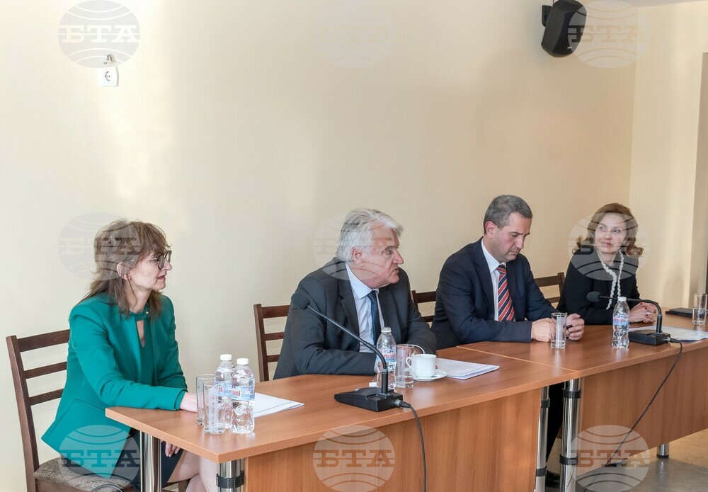 Бойко Рашков: Обединените усилия на институциите гарантират закрилата и защитата на непридружените деца чужденци
