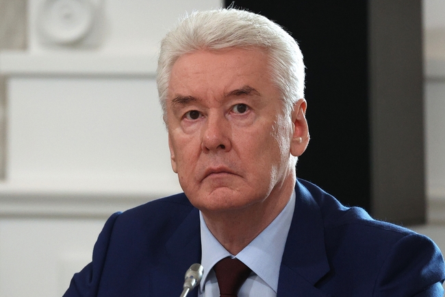 Руската противовъздушна отбрана е прехванала дрон южно от Москва, каза столичният кмет