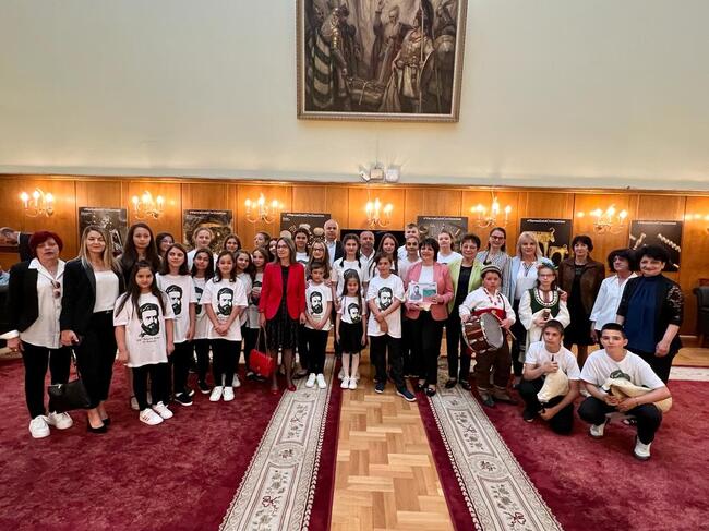 Веска Ненчева, БСП: Урокът по родолюбие, представен от малките калоферчета, е нужен на всеки един българин