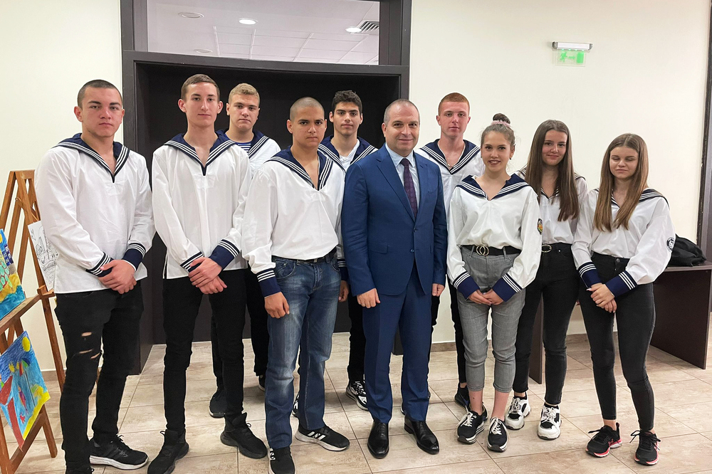 Бургас - Гроздан Караджов - кръгла маса