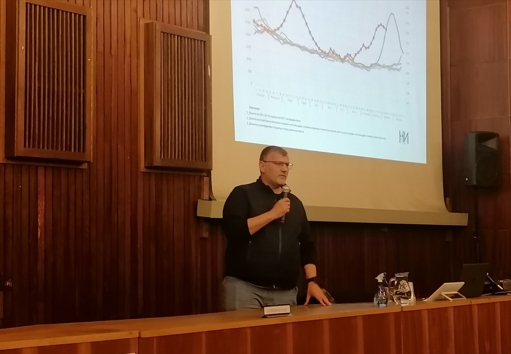 Проф. Георги Момеков: иРНК ваксините не съдържат вирус, бактерия или друг причинител, в тях няма нито живак, нито алуминий