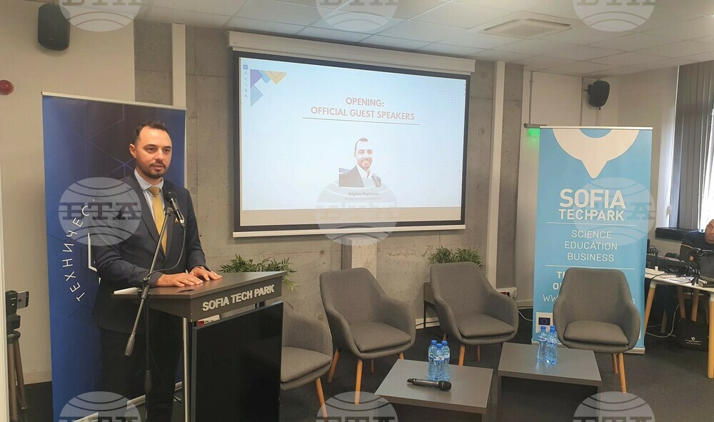 Economy Minister: 400-Plus Companies in Bulgaria Work in Mechatronics, Microelectronics Sector