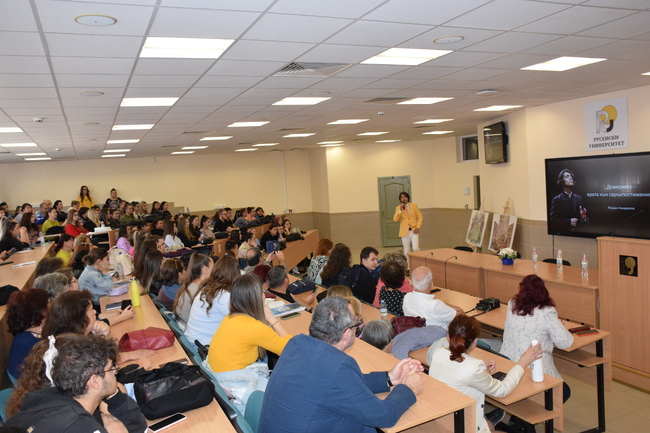 Русенски университет „Ангел Кънчев“: Маестро Камджалов изнесе публична лекция в Русенския университет