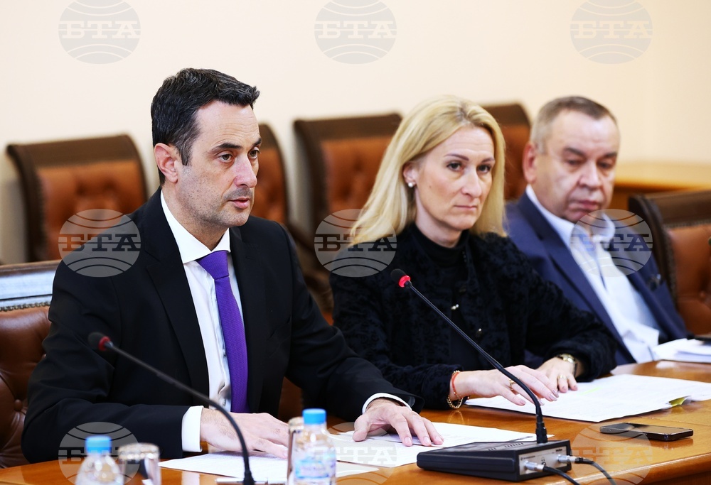 Не съм отказвал среща на нито един бранш, жп превозвачите търсят единствено сензация, заяви министър Георги Гвоздейков