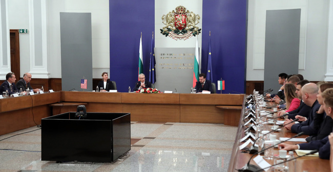 Премиерът към представители на американски компании: България е вход към Европа