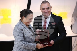 Златен век - награди