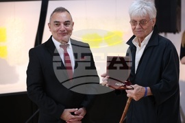 Златен век - награди