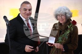 Златен век - награди