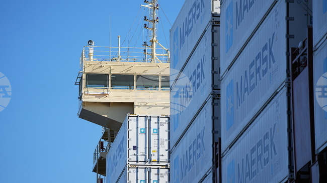 Корабите на „Мерск“ няма да минават през Ормузкия проток, обяви датският корабен гигант