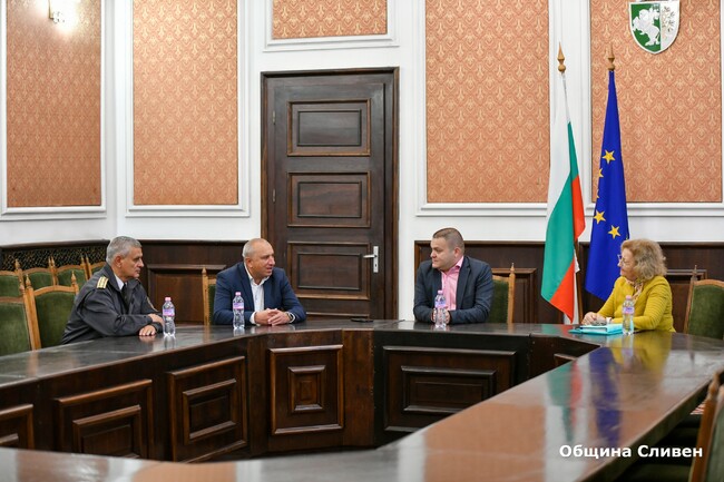 Община Сливен благодари на комисар Демирев за службата му в полза на обществото
