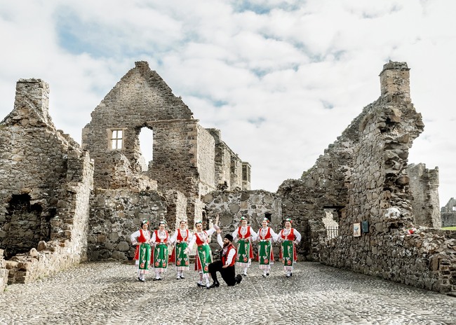 От Българския фолклорен клуб „Чемшир“ в град Арма канят на репетиция по народни танци на 2 февруари