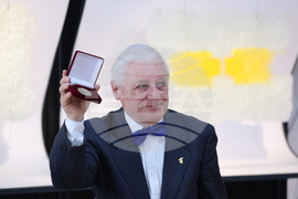 Златен век - награди