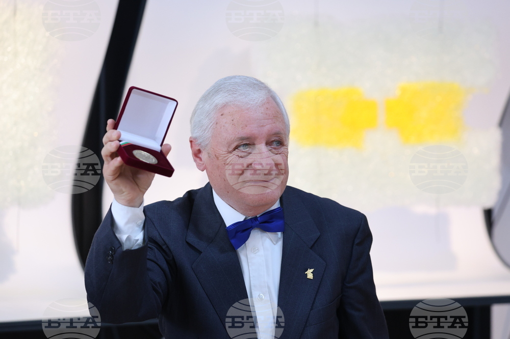 Златен век - награди