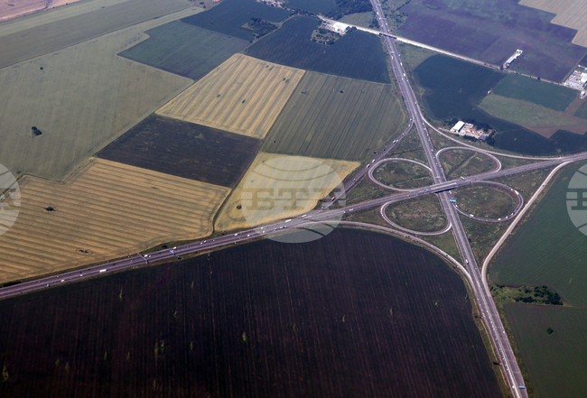Органичният въглерод в почвата е изложен на риск в голяма част от европейската земеделска земя, предупреждава проучване на ЕК