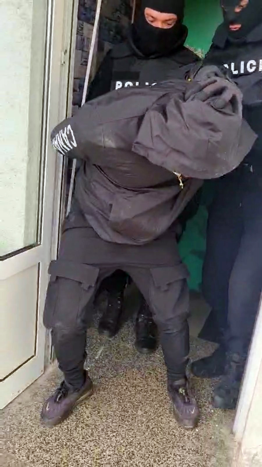 Село Крепост - изборна търговия - задържани