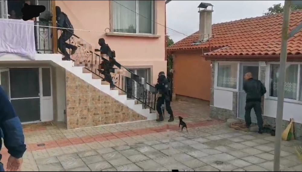 Село Крепост - изборна търговия - задържани