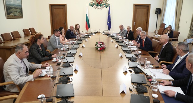 МС: Министерството на земеделието и храните и ДФЗ създават необходимата организация, за да получат земеделските стопани близо 700 млн. лв. до края на годината