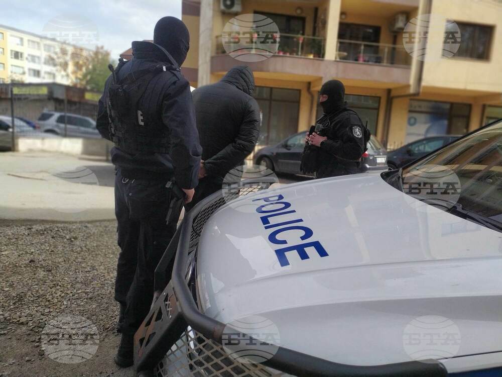 Четирима са задържани при масирана полицейска операция в Пернишко, съобщиха от ОД на МВР