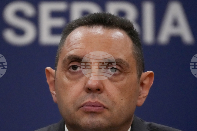 Сръбският вицепремиер Вулин обсъди в Москва „опитите за извършване на цветна революция“ в Сърбия 