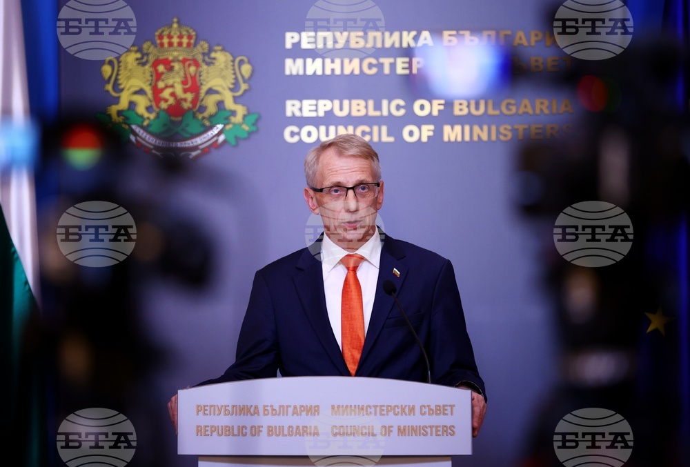 PM Denkov Demands Resignation of SANS Chair
